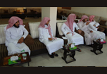وفد من طلاب كلية الشريعة بجامعة الإمام بالإحساء في زيارة لمركز المشير 